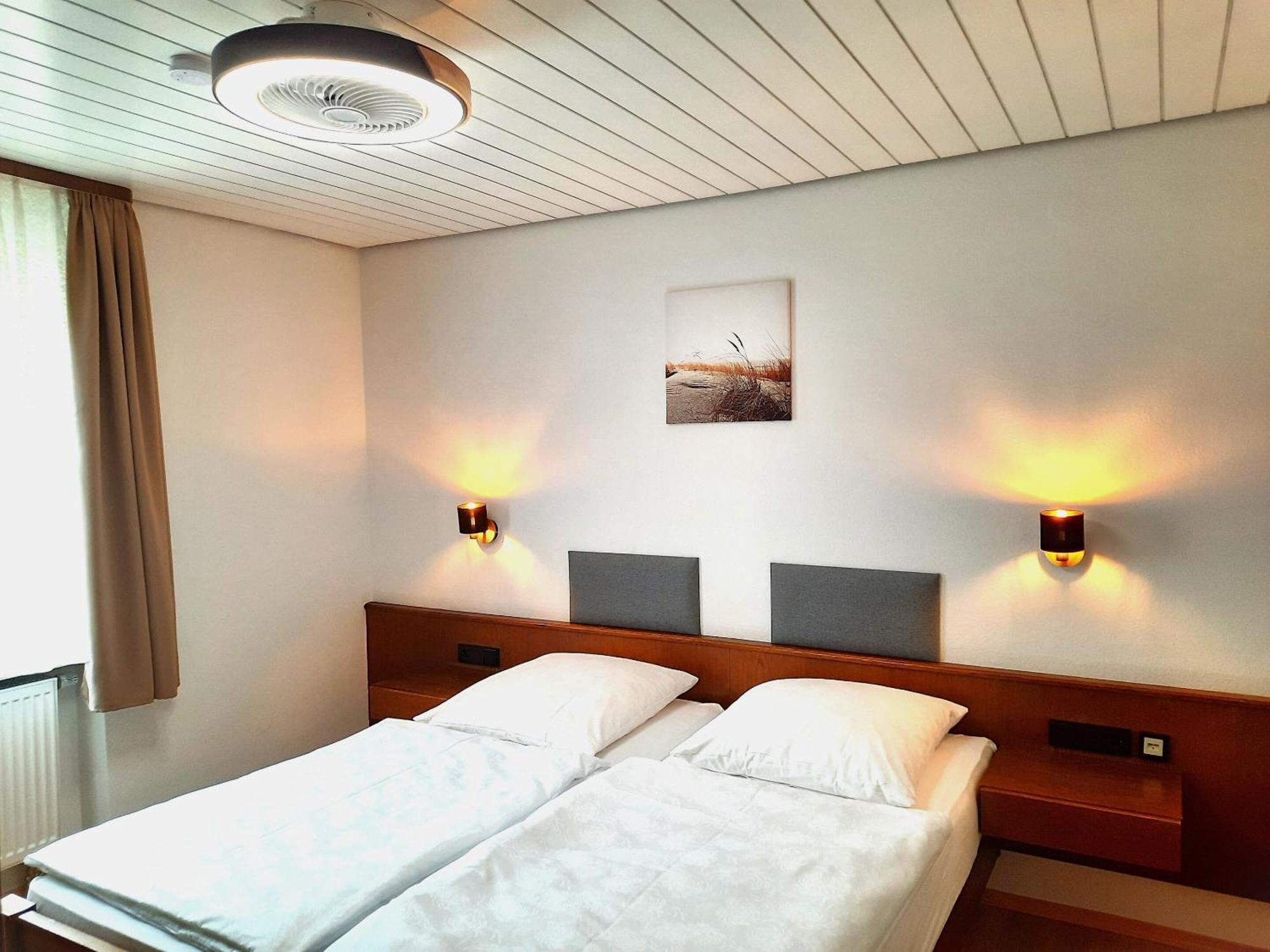 Landgasthof Gruener Baum Regnitzlosau ภายนอก รูปภาพ